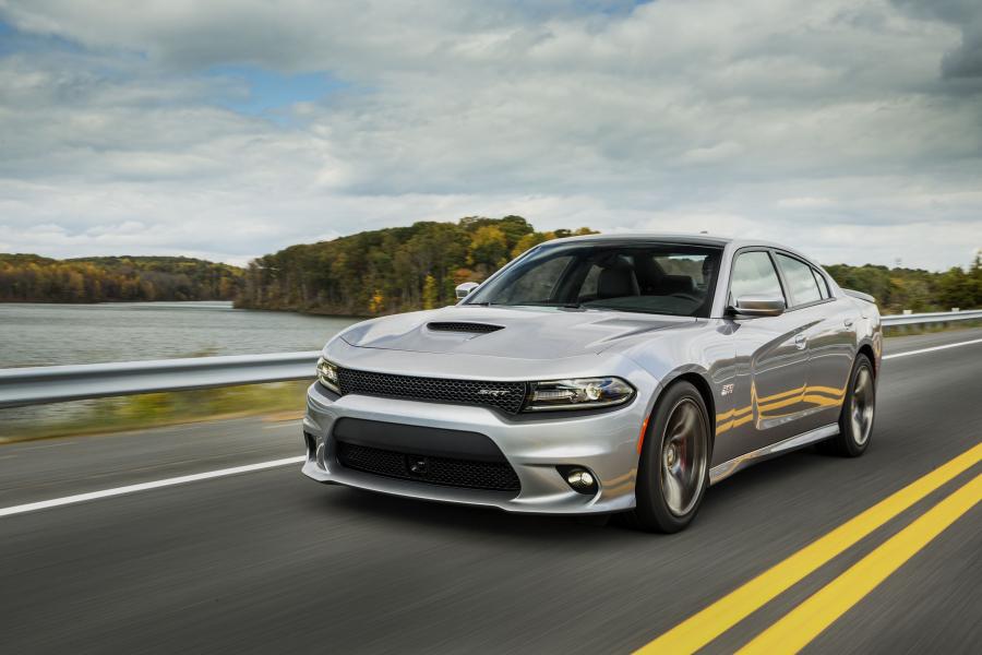  Dodge Charger SRT 392 2015 года  (фото 8 из 20)